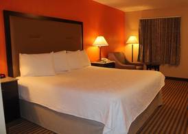 Travelodge by Wyndham Bellmawr 4