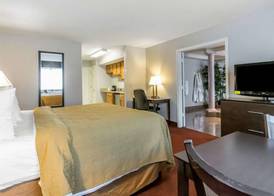 Quality Inn & Suites University-Airport 4