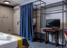 Stay Swanky Bed & Breakfast 3