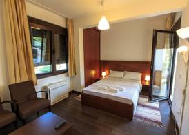 Apartments Kuce Lekovica Beach & snack bar- Bistro 5
