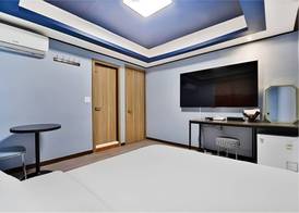 Aroma Hotel 4
