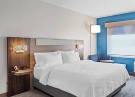 Holiday Inn Express Peotone by IHG 3