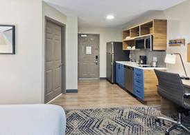 Candlewood Suites EASTCHASE PARK by IHG 5