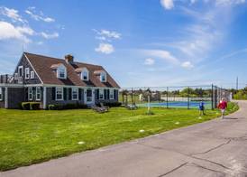 Lighthouse Inn 4