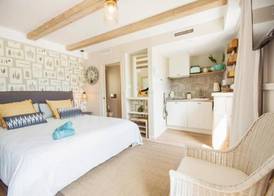 The Beach House Studios & Suites 2