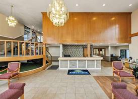 Days Inn & Suites by Wyndham Logan 4