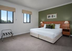 Leisure Inn Spires 3