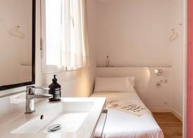 chic&basic Tallers Hostal 3