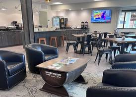 Hamburg Inn & Suites 2
