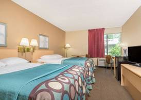 Super 8 by Wyndham Menomonie WI 4