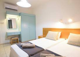 DebbieXenia Hotel Apartments 3