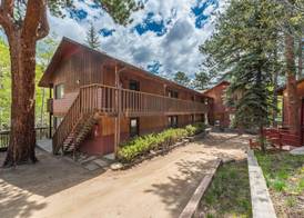 Ponderosa Lodge 2