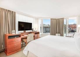 Victoria Regent Waterfront Hotel & Suites 3