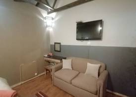Ibis Place Guest House 5