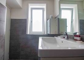 Carafa's Central Apartments 5