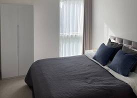 Beautiful 2-bed Apartment in London 4