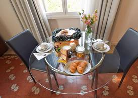 Suites Farnese Design Hotel 5