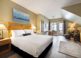 Sidney Waterfront Inn & Suites 3