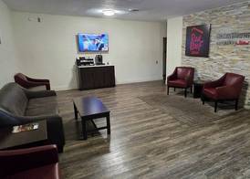 HomeTowne Studios by Red Roof LaGrange 3