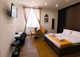 BlackWoody Contemporary Rooms - Napoli Centro Storico 5