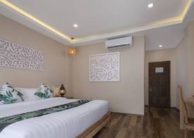 Vannee Golden Sands Beachfront Resort 2