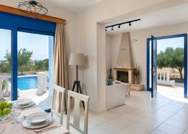 RITA MARE seafront villas heated Pools 2