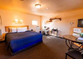 Woodland Motel 4