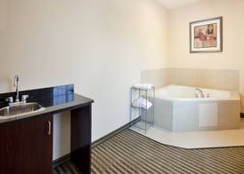 Holiday Inn Express & Suites GUTHRIE NORTH EDMOND by IHG 3