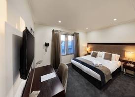 Attika Hotel 5