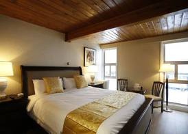 Grizz Hotel 4