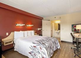 Red Roof Inn Toledo University 4