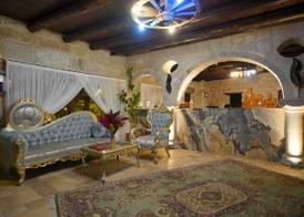 Holiday Cave Hotel 3