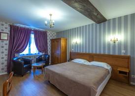 Logis Hotel de La Cloche 5