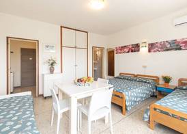 Yachting residence 5