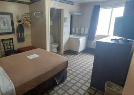 Rodeway Inn Kalkaska 5