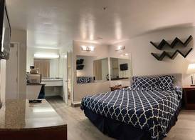 Americas Inn and Suite 5