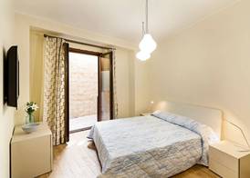 GuestHost - Calipso Seaview Flat with Private Parking 2