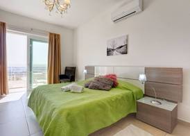 SEAFRONT LUX APART inc POOL, Upmarket Area 4