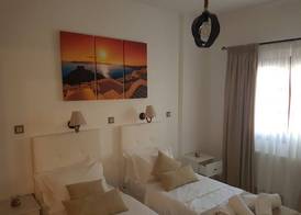 Santorini Family Apartments 2