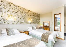 Best Western Limpley Stoke Hotel 5