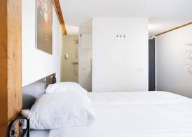 Hotel Blooker 4