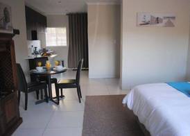 86 Edison Self Catering 3