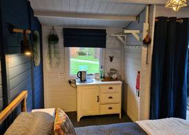 The Little Hide - Adult Only Camping Pods 5