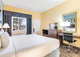 Days Inn by Wyndham Federal Way 4