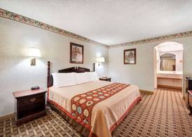 Super 8 by Wyndham Dallas South 5