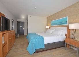 Holiday Inn Express & Suites FARMINGTON by IHG 5