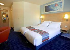 Travelodge Aberdeen Central 3