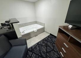 Quality Inn Cedartown 5