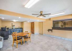 Rodeway Inn & Suites 2
