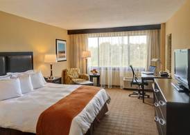 Radisson Hotel Freehold 4